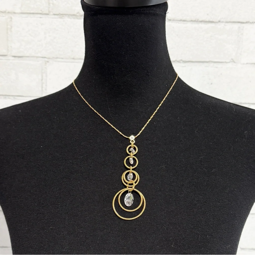 Vintage Y2K Faceted Clear Crystal Gold Tone Textured Circle Pendant Necklace